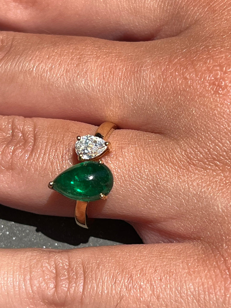 18k Yellow Gold Pear Emerald and Diamond Ring