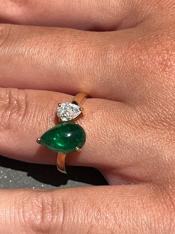 18k Yellow Gold Pear Emerald and Diamond Ring
